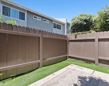 2112 Warfield Avenue - Photo Thumbnail 22