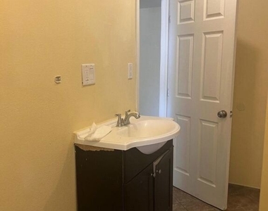 3422 Nyeland Avenue - Photo Thumbnail 5