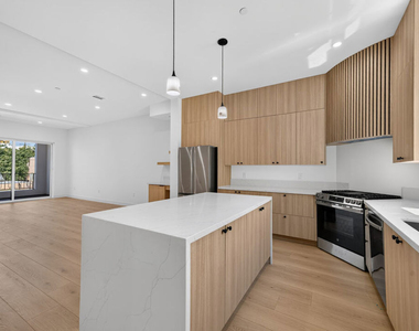 2424 N Council Street - Photo Thumbnail 5