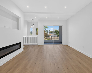 2424 N Council Street - Photo Thumbnail 10