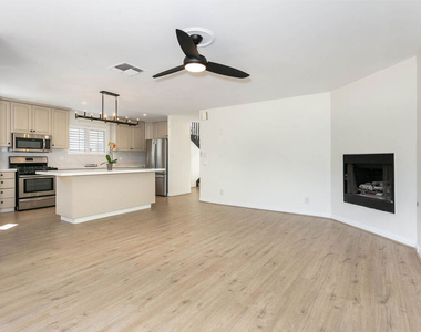 2914 Castle Heights Avenue - Photo Thumbnail 6