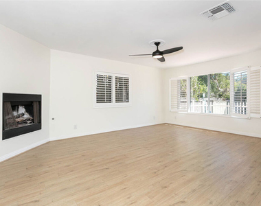 2914 Castle Heights Avenue - Photo Thumbnail 5
