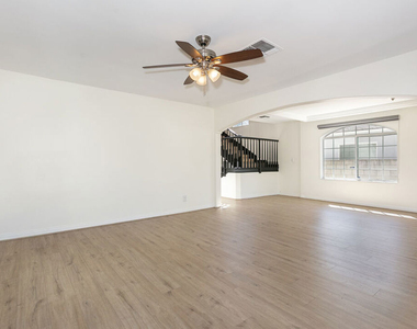 2914 Castle Heights Avenue - Photo Thumbnail 1