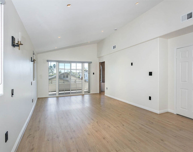 2914 Castle Heights Avenue - Photo Thumbnail 8