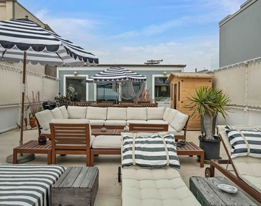 2909 Ocean Front Walk - Photo Thumbnail 21