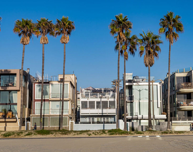 2909 Ocean Front Walk - Photo Thumbnail 2
