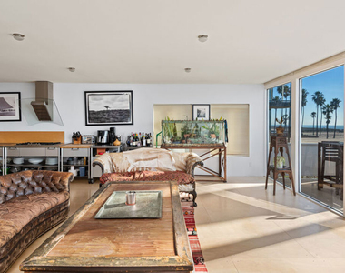 2909 Ocean Front Walk - Photo Thumbnail 9