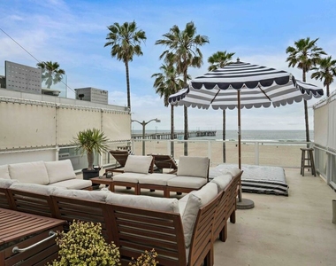 2909 Ocean Front Walk - Photo Thumbnail 19