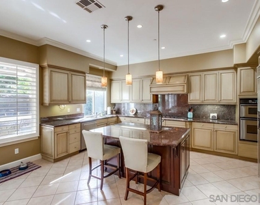 9673 Deer Trail Dr - Photo Thumbnail 18