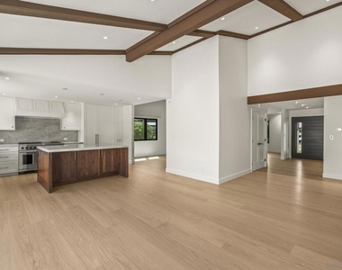 2260 Calle Tiara - Photo Thumbnail 12
