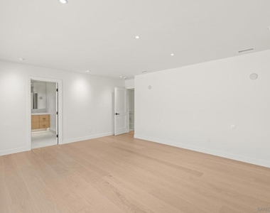 2260 Calle Tiara - Photo Thumbnail 28