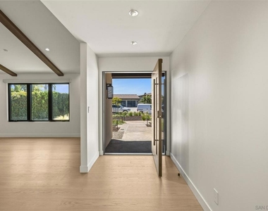2260 Calle Tiara - Photo Thumbnail 3