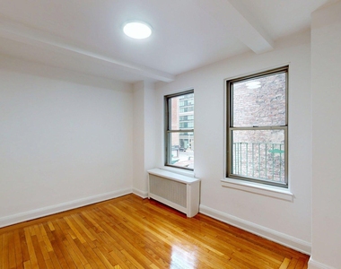 301 East 38th Street - Photo Thumbnail 2