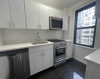 East 38th St - Photo Thumbnail 1
