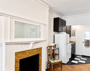 309 West 107th Street - Photo Thumbnail 3