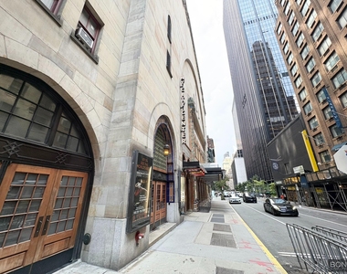 West 55th Street - Photo Thumbnail 12
