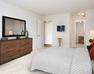 4903 Edgemoor Lane - Photo Thumbnail 16