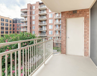 4903 Edgemoor Lane - Photo Thumbnail 10