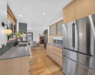 36 W Center Street - Photo Thumbnail 13