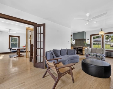 36 W Center Street - Photo Thumbnail 8
