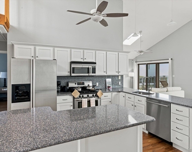 717 Dune Road - Photo Thumbnail 6