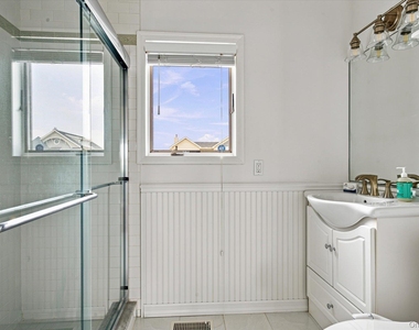 717 Dune Road - Photo Thumbnail 17