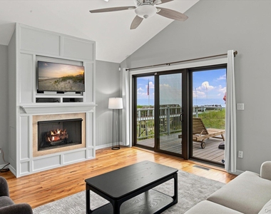 717 Dune Road - Photo Thumbnail 9