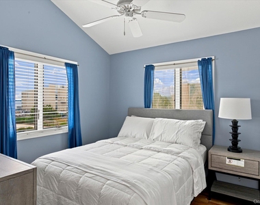 717 Dune Road - Photo Thumbnail 15