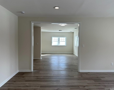 125 W Main Street - Photo Thumbnail 6