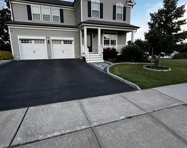 16 Boxwood Road - Photo Thumbnail 7