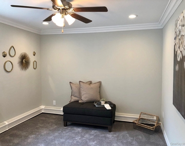 53 Old Oak Lane - Photo Thumbnail 4