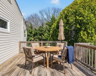 7 Phyllis Drive - Photo Thumbnail 22