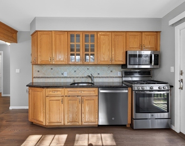 7 Phyllis Drive - Photo Thumbnail 6