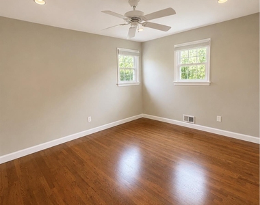 7 Phyllis Drive - Photo Thumbnail 8