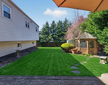 7 Phyllis Drive - Photo Thumbnail 20
