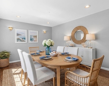 7 Phyllis Drive - Photo Thumbnail 2