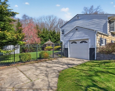 7 Phyllis Drive - Photo Thumbnail 17