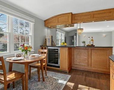 7 Phyllis Drive - Photo Thumbnail 4