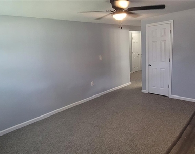 2542 Dock Road - Photo Thumbnail 2