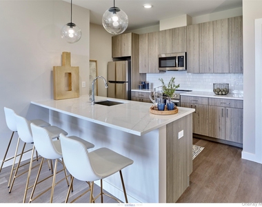 9 Monticello Drive - Photo Thumbnail 3