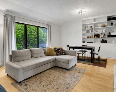 234 Heritage Hills - Photo Thumbnail 4