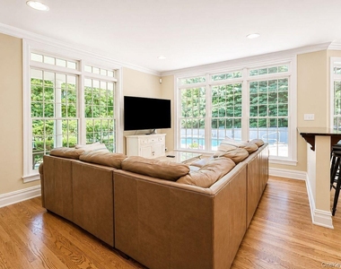 49 Woodville Road - Photo Thumbnail 5