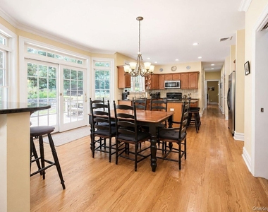 49 Woodville Road - Photo Thumbnail 7