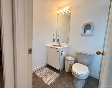 504 Continental Drive - Photo Thumbnail 12