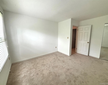 504 Continental Drive - Photo Thumbnail 16