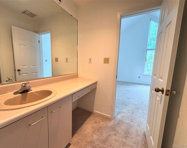 504 Continental Drive - Photo Thumbnail 14
