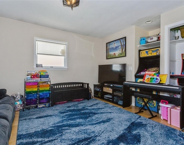 29 Seabreeze Road - Photo Thumbnail 4