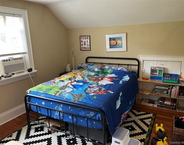 25 Willow Avenue - Photo Thumbnail 9