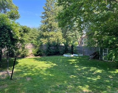 25 Willow Avenue - Photo Thumbnail 14
