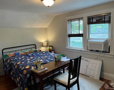 25 Willow Avenue - Photo Thumbnail 10